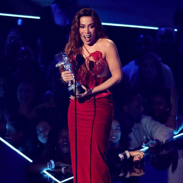 anitta acceptance speech